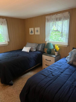 Lakeside Loveshack - Cottage in Alton